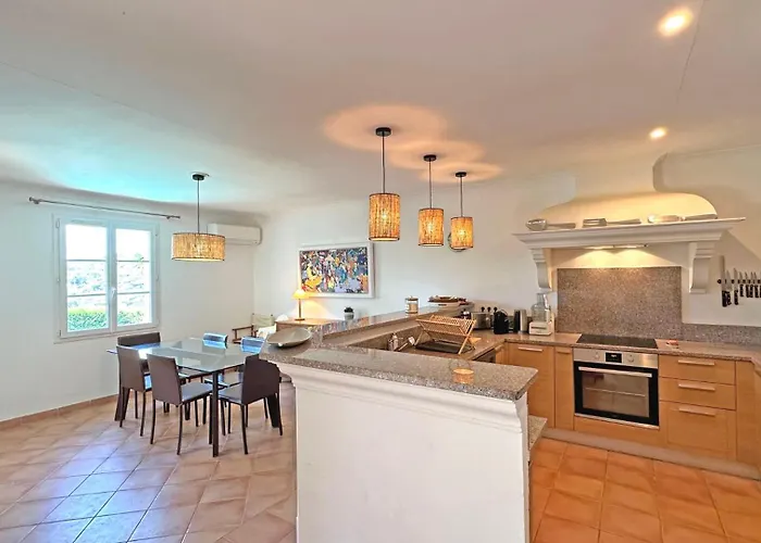 Restanques - Beauchene Vakantiehuis *