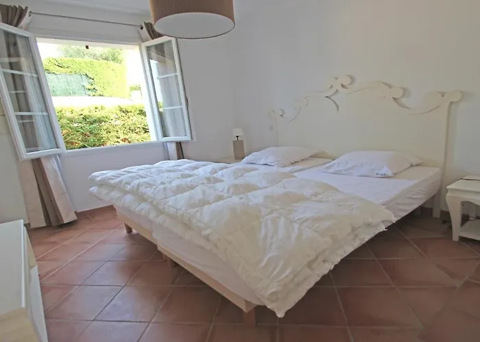 Vakantiehuis Restanques - Beauchene