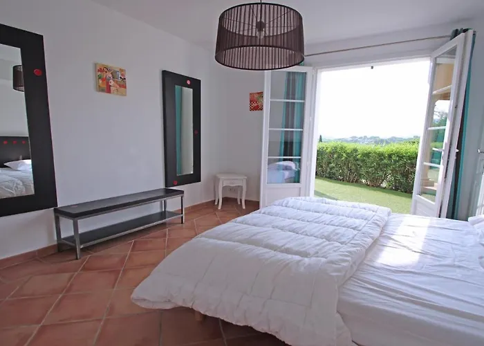 Vakantiehuis Restanques - Beauchene